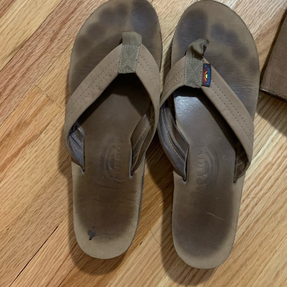 Rainbow thong sandal size medium 8-9